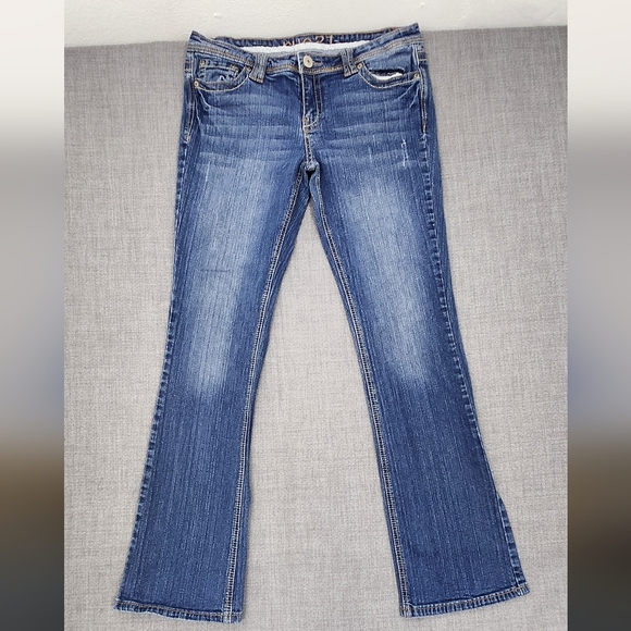 Rue21 Denim - Rue21 Slim Boot Medium Wash Denim Jeans. Size 9/10 R
